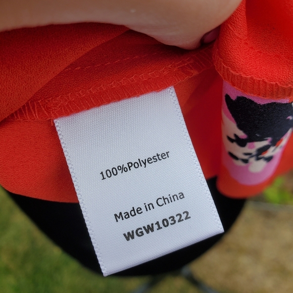 41 Hawthorn Breyson Pleat Detail Women's Blouse | Tropical Floral Red | Medium - Picture 12 of 15